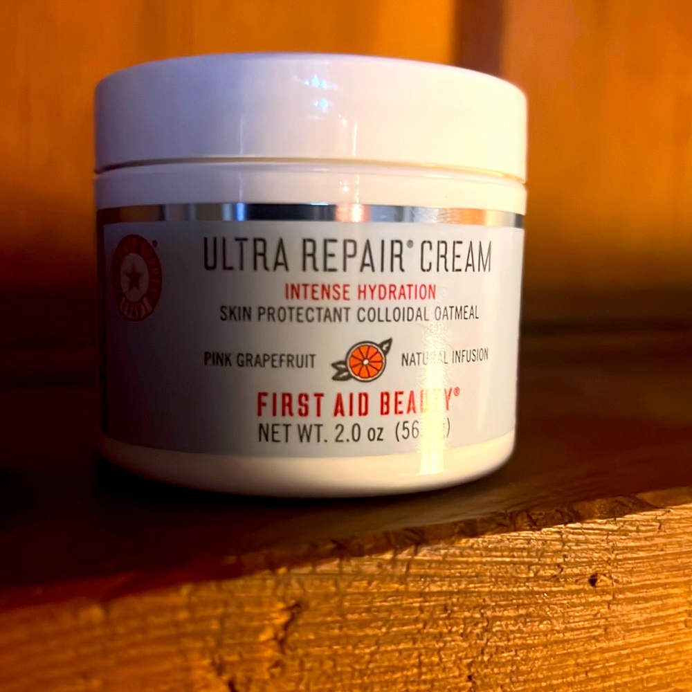 First Aid Beauty Ultra Repair Cream Intense Hydration